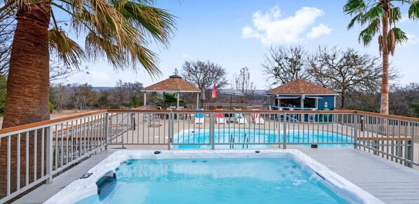 Bañera de hidromasaje exterior