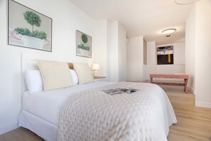 5 chambres, fer et planche à repasser, Wi-Fi, draps fournis