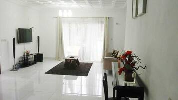 Vila, 3 kamar tidur, akses difabel, teras | Interior