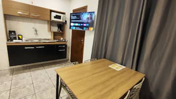 Comfort Studio | Dining