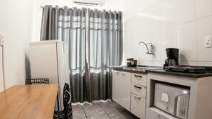 Stüdyo | Özel mutfak | Buzdolabı, mikrodalga fırın, set üstü ocak 