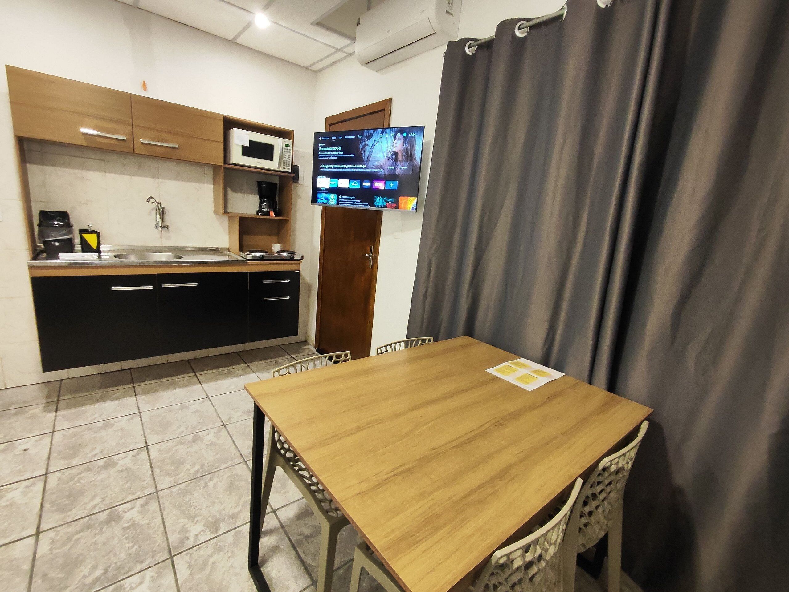 Comfort Studio | Dining