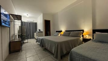 Studio | Laptop workspace, free WiFi