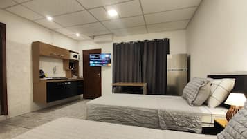 Comfort Studio | Laptop workspace, free WiFi