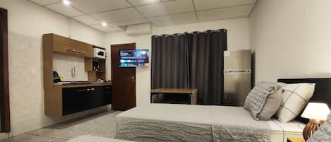 Espacio para trabajar con laptop y wifi gratis