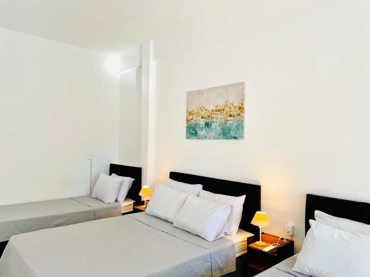 Comfort-Studio | Laptopgeeigneter Arbeitsplatz, kostenloses WLAN