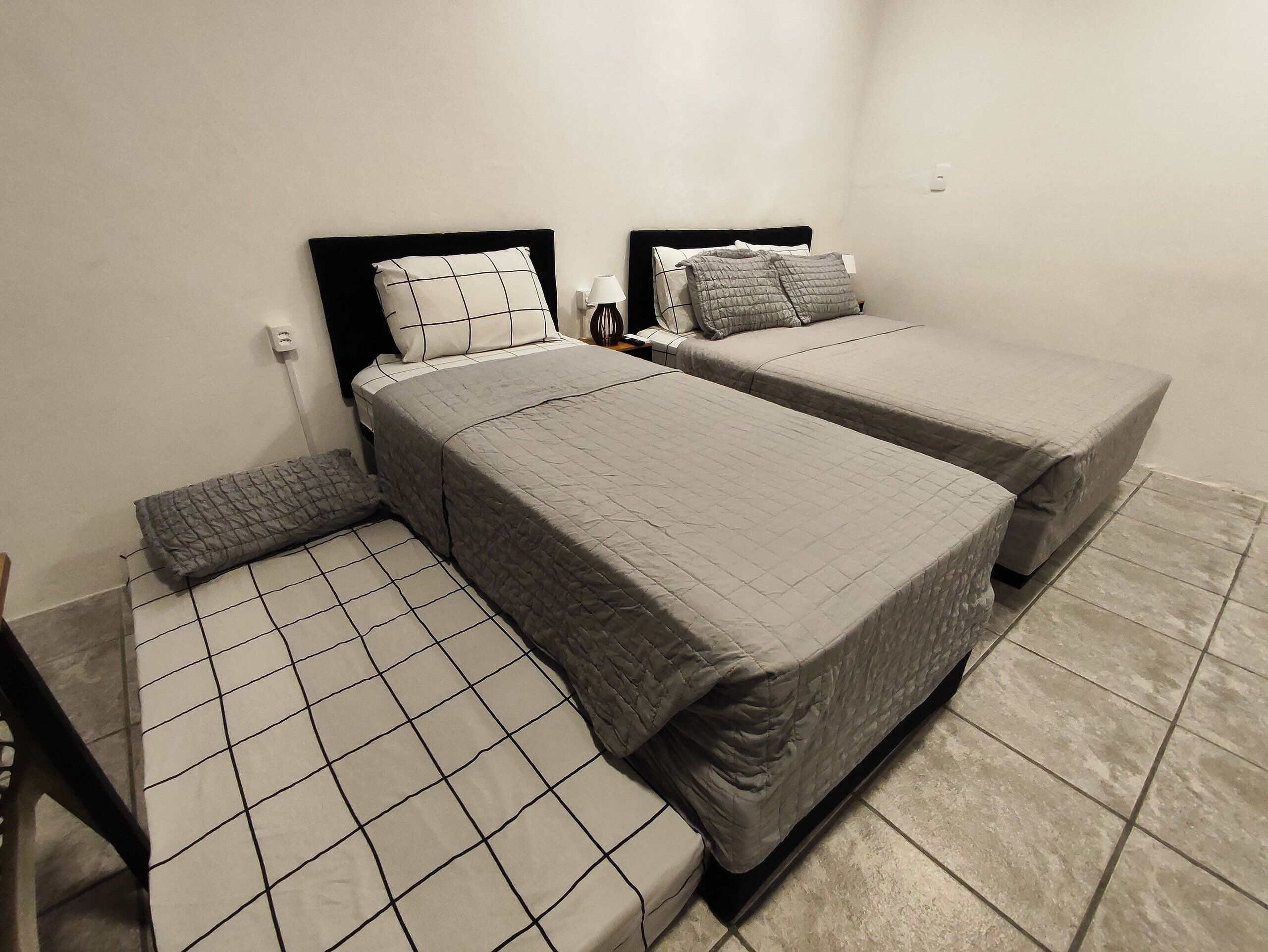 Comfort-Studio | Laptopgeeigneter Arbeitsplatz, kostenloses WLAN