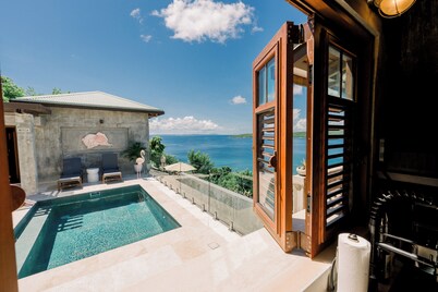 5BR/4.5BA Beachfront @Culebra, Puerto Rico w. heated pool