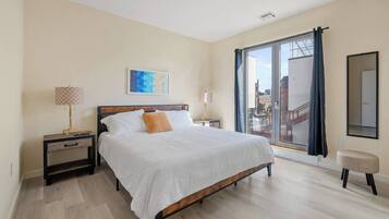 2 bedrooms, iron/ironing board, internet, bed sheets