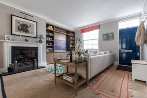 Télévision, cheminée