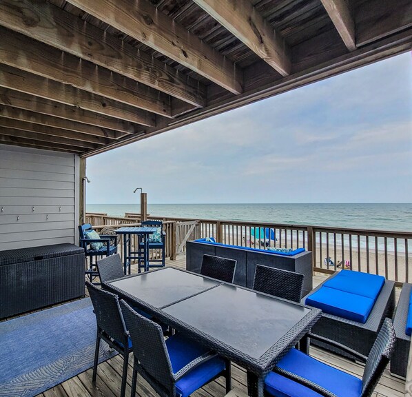 Outdoor dining - Toast to the Coast at 904-D Turtle Cove - Fizz! (Surf City)