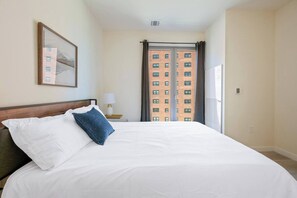 2 slaapkamers, een strijkplank/strijkijzer, wifi, beddengoed