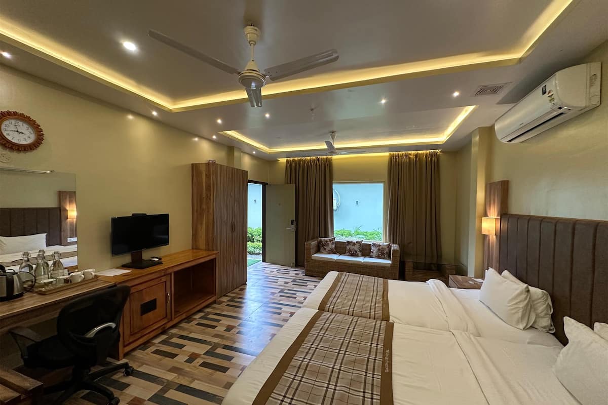 Comfort Twin Room, Non Smoking, Ground Floor | Egyptian cotton sheets, premium bedding, down comforters, pillowtop beds