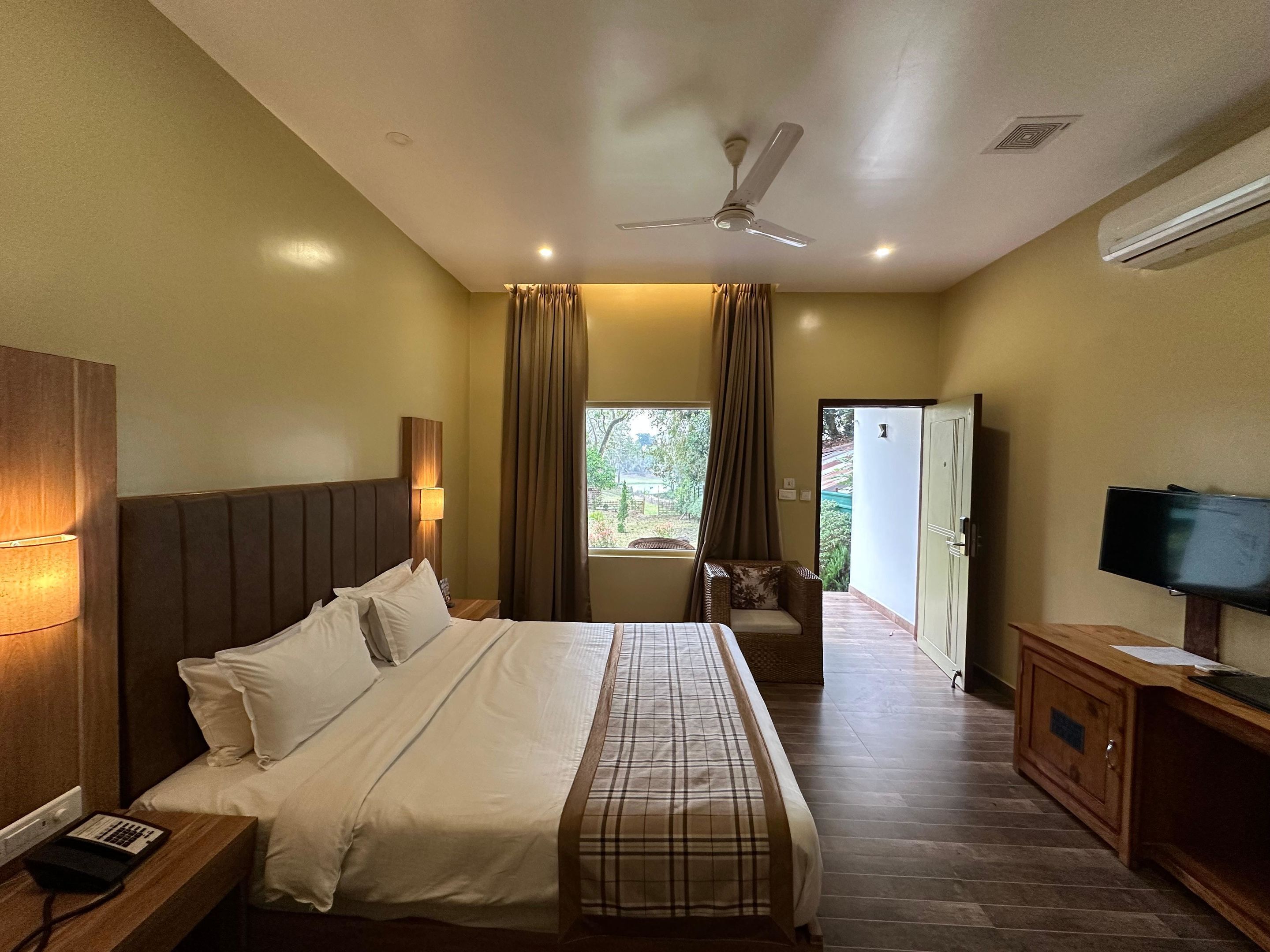 Premium Double or Twin Room, Balcony, River View | Egyptian cotton sheets, premium bedding, down comforters, pillowtop beds