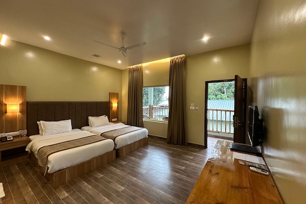 Superior dubbelrum eller tvåbäddsrum - balkong - utsikt mot trädgården | Egyptiska bomullslakan, sängtillbehör av högsta kvalitet och duntäcken