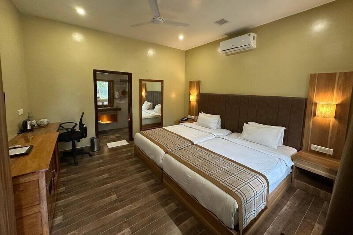 Egyptian cotton sheets, premium bedding, down duvets, pillow-top beds