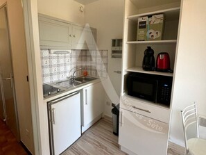 Fridge, microwave, coffee/tea maker, electric kettle