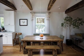 Dining - 3-Bedroom Modern Farmhouse with large backyard in downtown Charlottesville (Charlottesville)