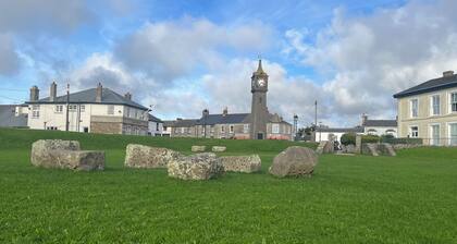Stunning Flat St Just Near Lands End Coastal Walking & Nature watching Cornwall