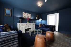 Smart TV, video games - Sleeps14/Sauna/ColdPlunge/Hottub/xboxroom/XLgarden (Ynysmaerdy)