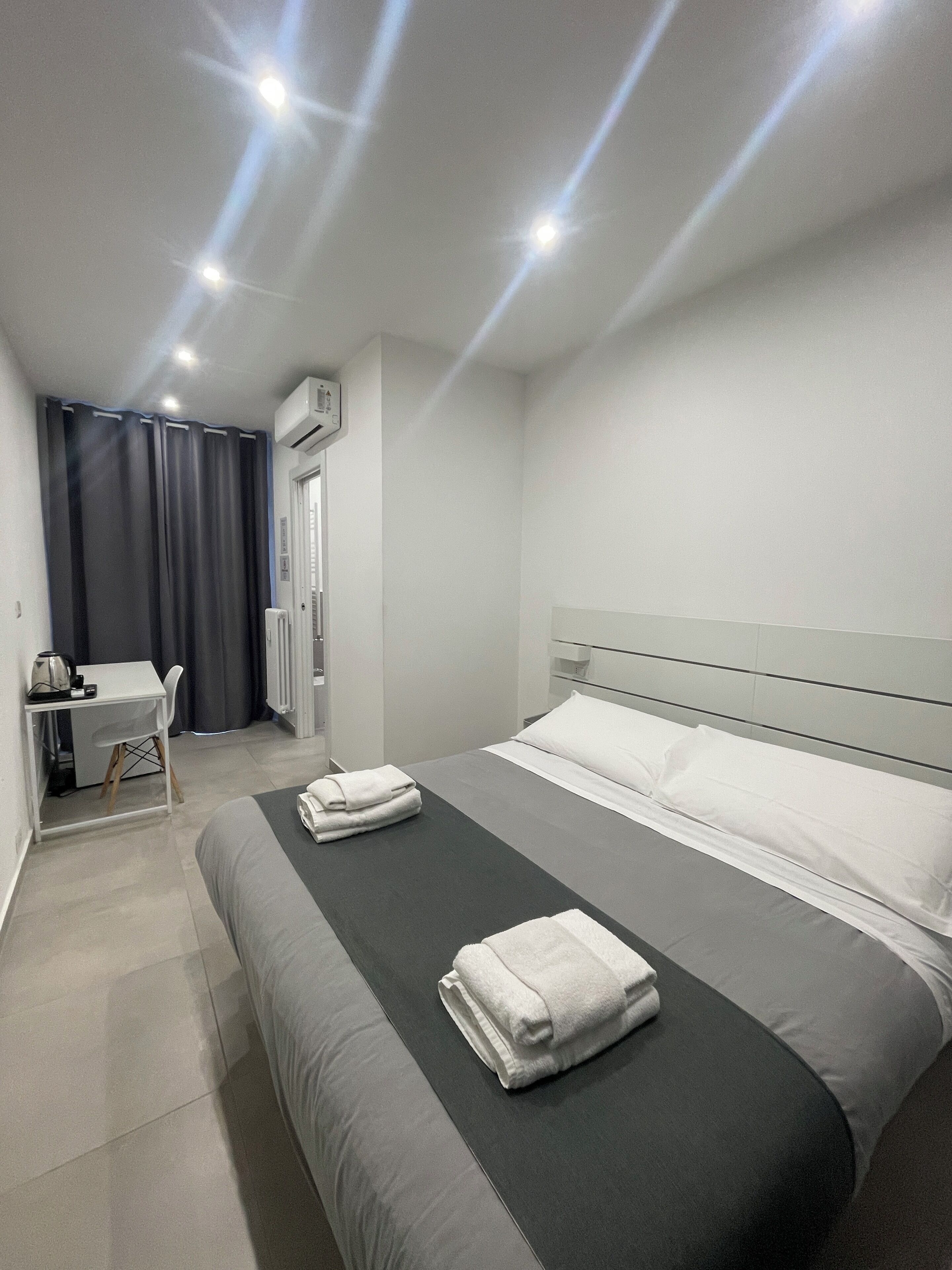 غرفة مزدوجة مريحة | حمام | مجففات شعر، مناشف، صابون، شامبو