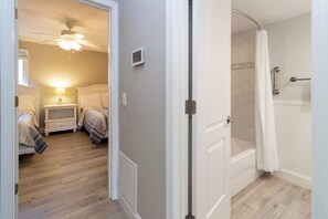 2 dormitorios, tabla de planchar con plancha, wifi gratis y ropa de cama
