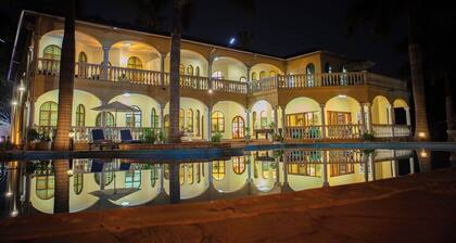 Golden Palm Hotel Boutique