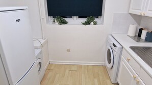 公寓 | 私人廚房 | 電冰箱、微波爐、烤箱、爐台