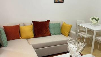 Apartment | Living area | TV