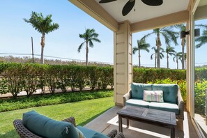 Terrace/patio - New Listing - 2 Bedroom, AC, Pool, Gym In Poipu (Koloa)