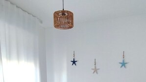 1 室のベッドルーム、アイロン / アイロン台、WiFi (無料)、ベッドシーツ
