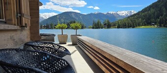 Waterfront chalet / villa with breathtaking views of the lake and mountains