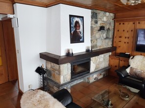 Smart-TV, Kamin, Videospiele