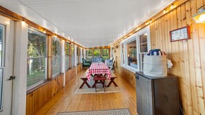 Dining - Charming 2-bedroom lakefront cottage in Central Maine with WiFi (Windsor)