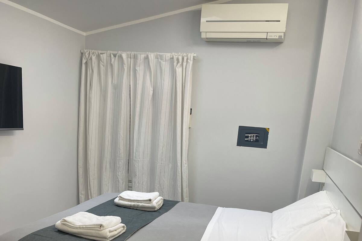 Minibar dan Wi-Fi gratis