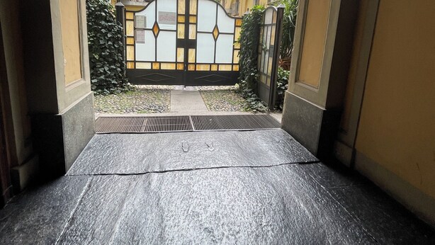 Unclassified image, 1 of 27, button - Central Suite 57 (Turin)