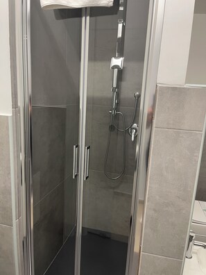 Classic Double Room | Bathroom