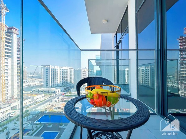 Interior - Studio in Azizi Riviera: Comfort and Convenience (Dubai)