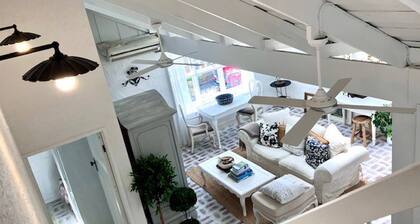 One Wee Cottage, A Romantic Secluded Provincial Abode Surrounded by Vineyards