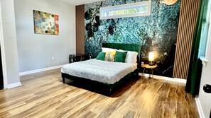 5 bedrooms, free WiFi, bed sheets