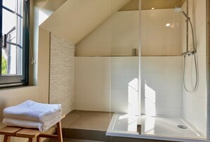 Hair dryer, towels - LA PETITE SUITE du 10Honfleur (Honfleur)