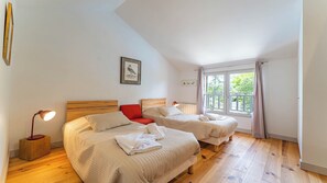 3 soverom, strykejern/-brett, reiseseng for barn og wi-fi