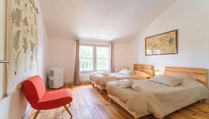 3 bedrooms, iron/ironing board, travel cot, WiFi