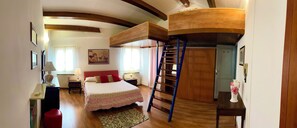 1 dormitorio, escritorio, tabla de planchar con plancha y wifi gratis