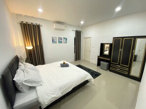 3 bedrooms, WiFi, bed sheets - Pool Villa 3 Rooms and 4 Bathrooms (Muang Pattaya Banglamung)