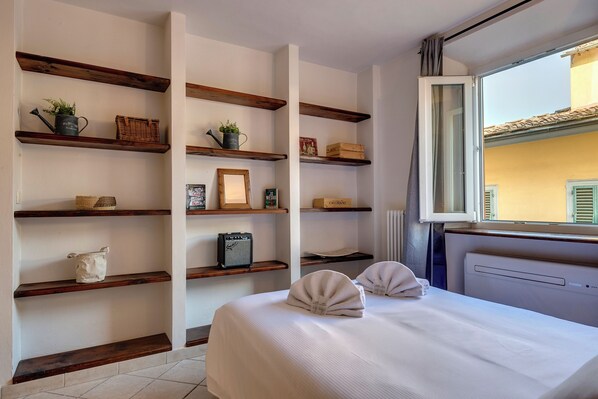 Apartamento, 3 quartos | 3 quartos, ferros/tábuas de passar roupa, Wi-Fi de cortesia