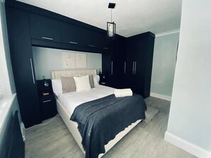 3 bedrooms, iron/ironing board, WiFi