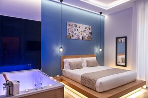 Deluxe Suite | In-room safe, desk, laptop workspace, blackout drapes - MAIN - Duomo (Naples)