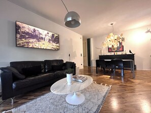 Smart TV, fireplace, books, stereo - Green Umbria Suite & Pool Perugia (Perugia)