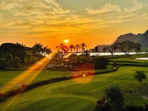 Golf - Stylish Condo with Stunning View in Los Suenos (Herradura)